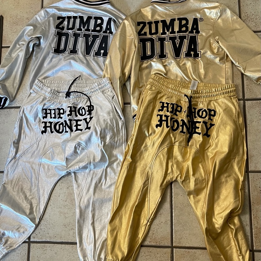 Zumba 2 Jackets 2 Harem Capri Pants Gold Silver M